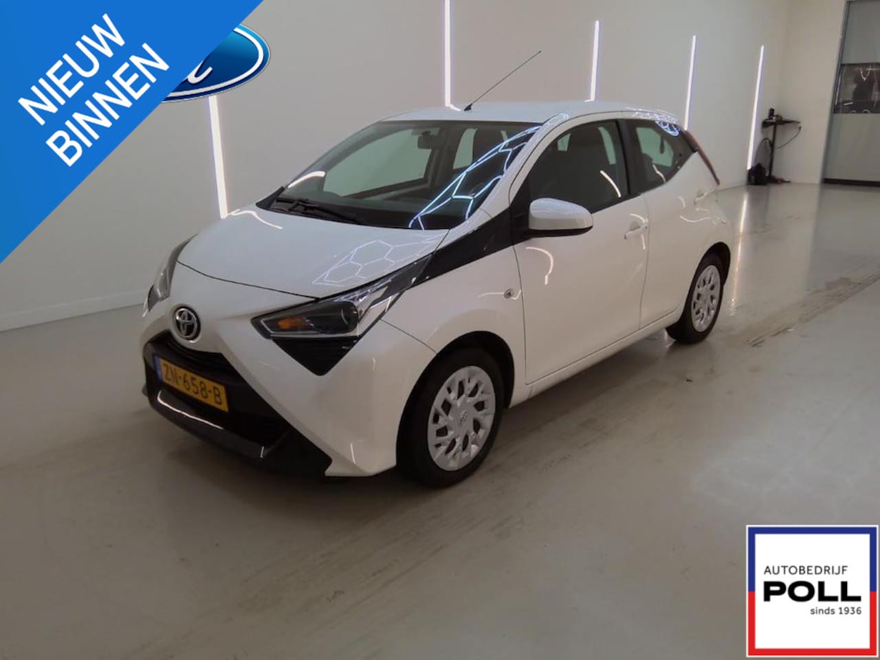 Toyota Aygo - 1.0 VVT-i x-Play Automaat Airco Camera Apple Car Play NL-Auto 1e eigenaar Dealeronderhoude - AutoWereld.nl