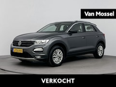 Volkswagen T-Roc - 1.5 TSI Style Business 150 PK | Leder | Navigatie | 16 Inch Velgen | Airco | Cruise contro