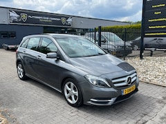 Mercedes-Benz B-klasse - 180 Ambition / Automaat / Pano dak / Led / Leer / Pdc. Weinig km