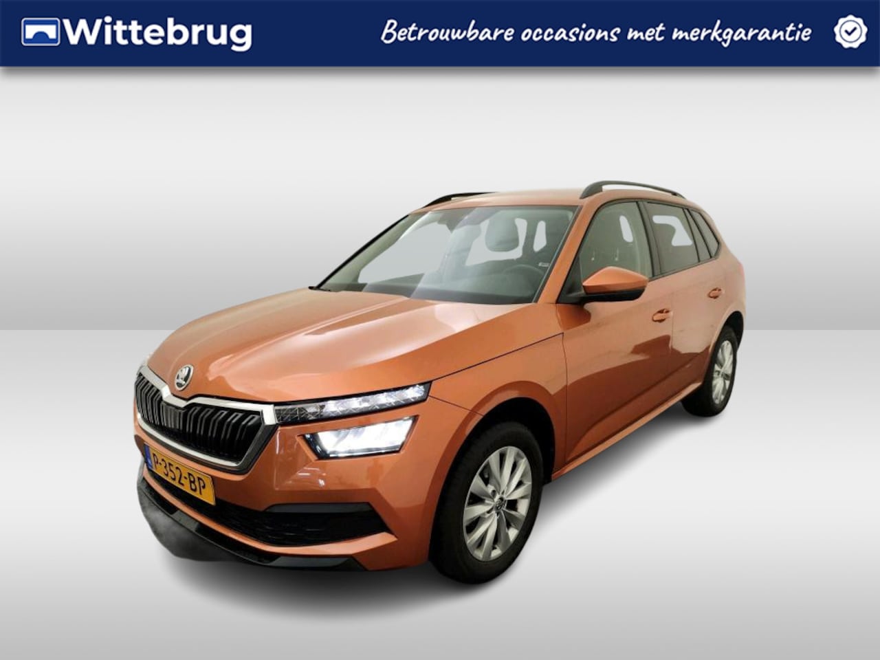 Skoda Kamiq - 1.0 TSI 110pk Ambition / Navigatie by APP / LM 16 inch / Parkeersensoren A / LED / CLIMA a - AutoWereld.nl