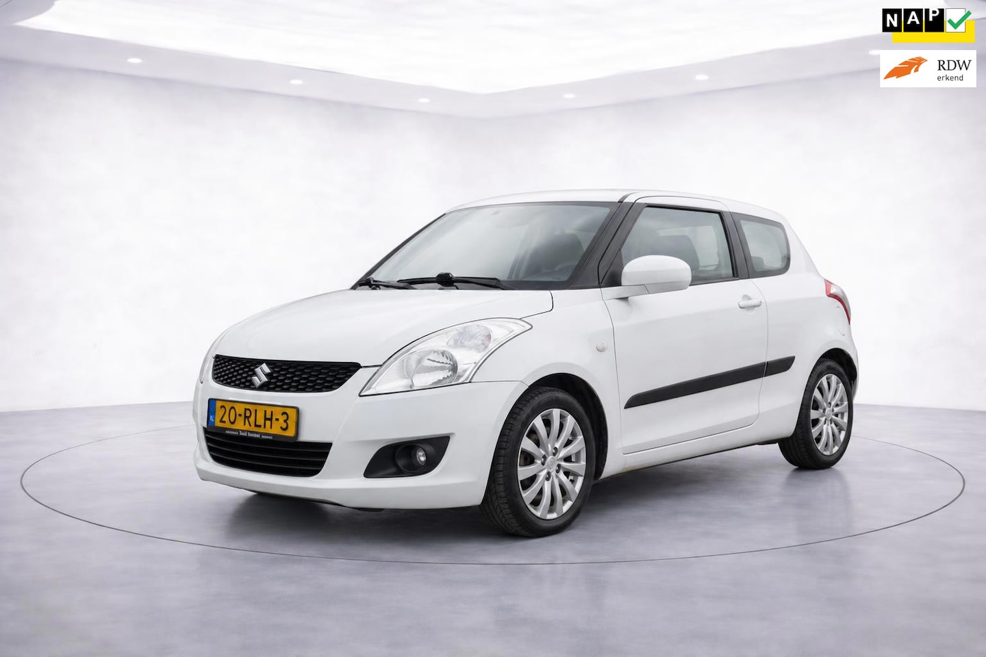 Suzuki Swift - 1.2 Exclusive EASSS|airco|cruise|stoelverw.|APK - AutoWereld.nl