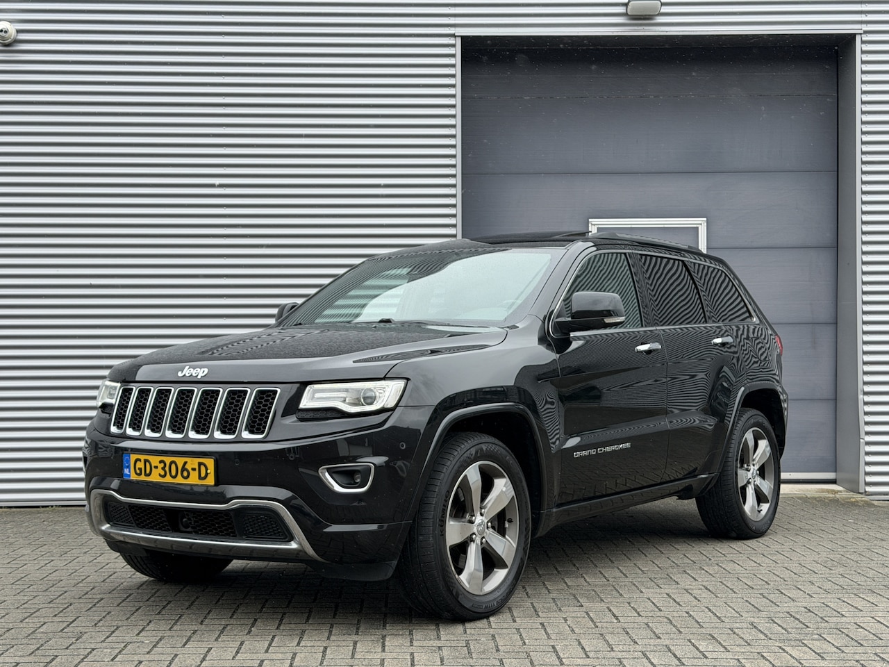 Jeep Grand Cherokee - 3.0 CRD Overland I Aut. I ACC I Leder I Pano.dak - AutoWereld.nl