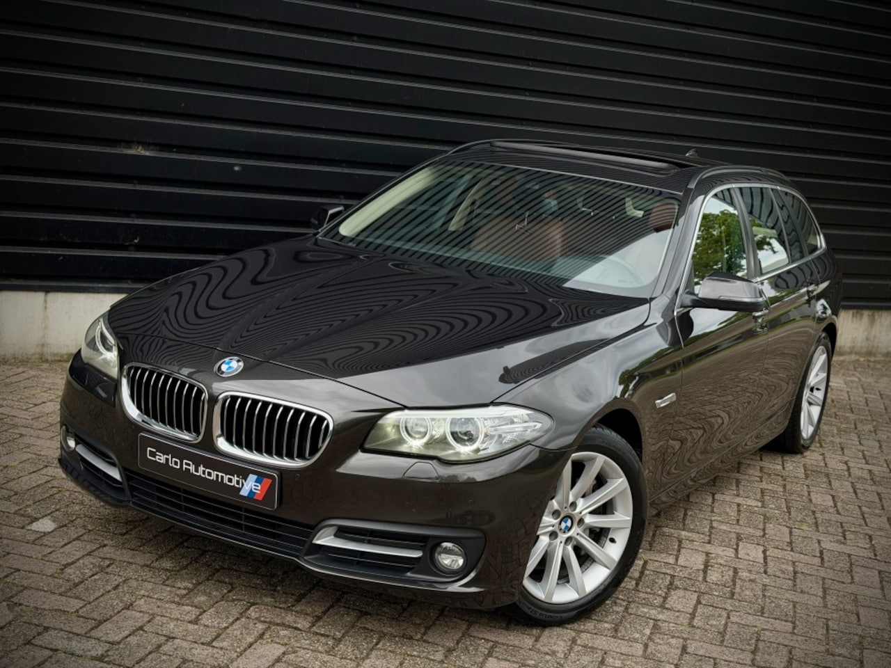 BMW 5-serie Touring - 528i VIRTUAL|PANO|HUD|STOELVENTILATIE|BLINDSP|CAMERA - AutoWereld.nl
