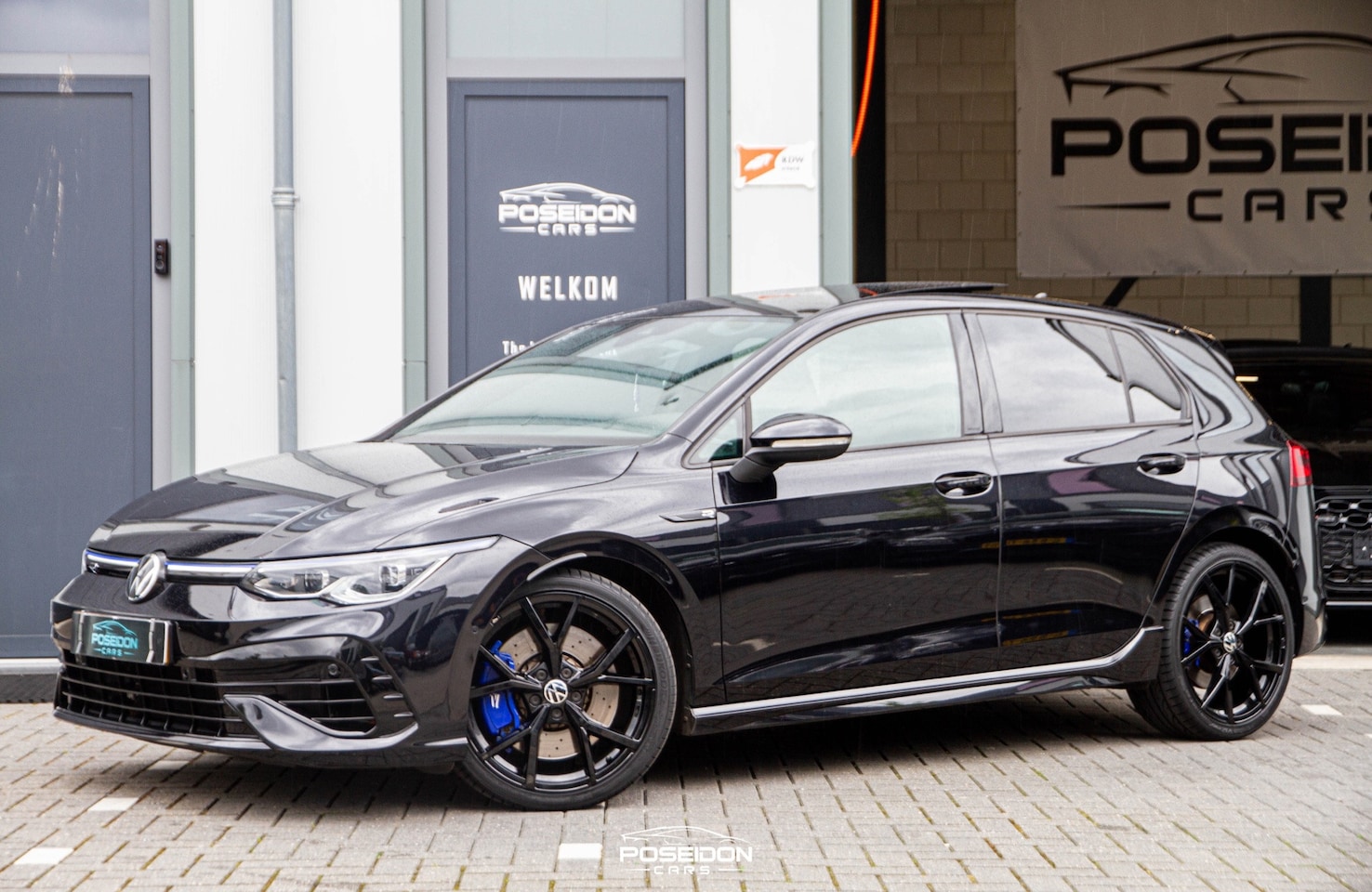 Volkswagen Golf - 2.0 TSI R 4Motion PANO | IQ LIGHT | ACC | SFEER | A.CAMERA | STOELVERWARMING - AutoWereld.nl