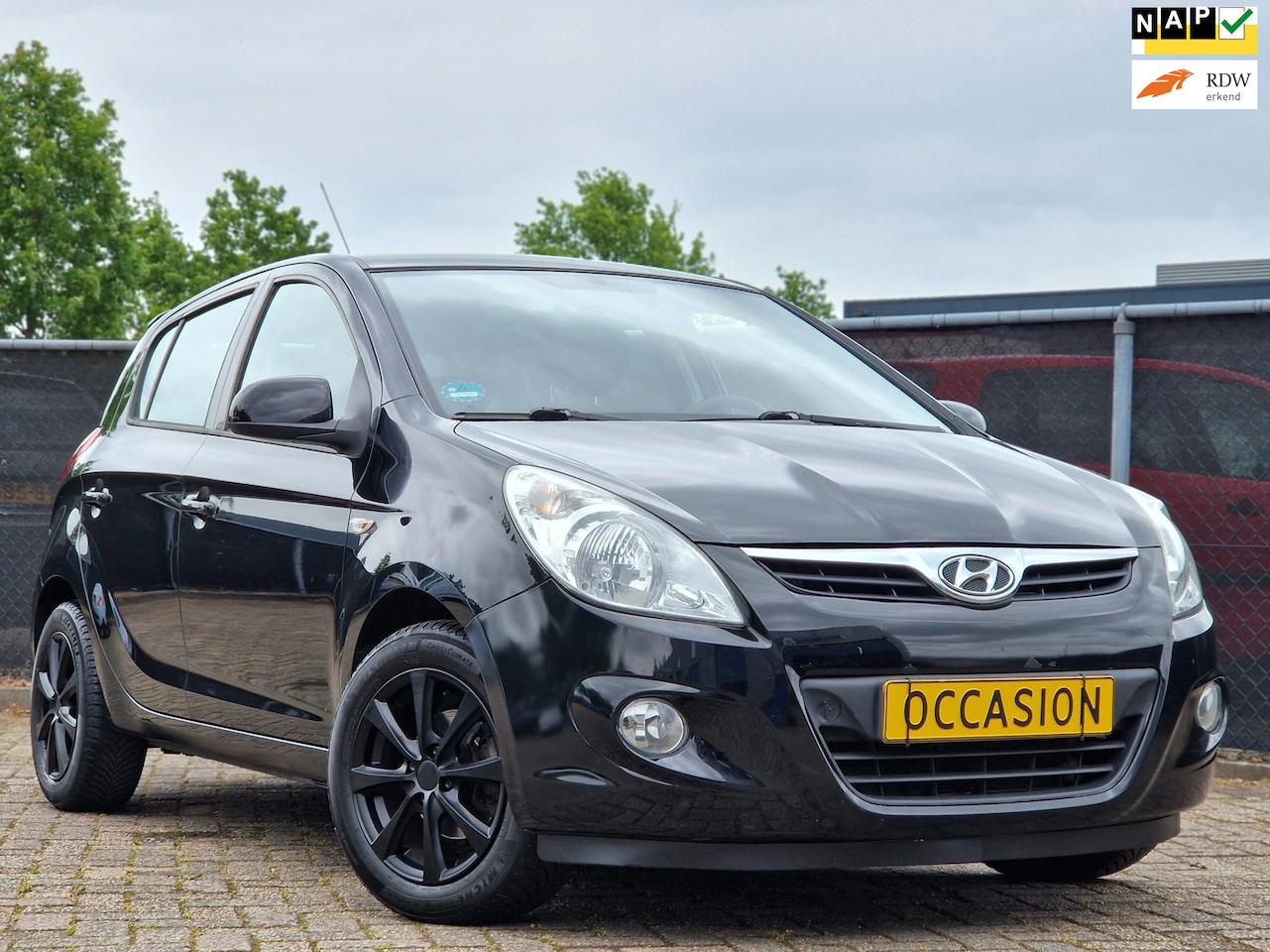 Hyundai i20 - 1.2i DynamicVersion*Airco*trekhaak*Nwe Apk - AutoWereld.nl
