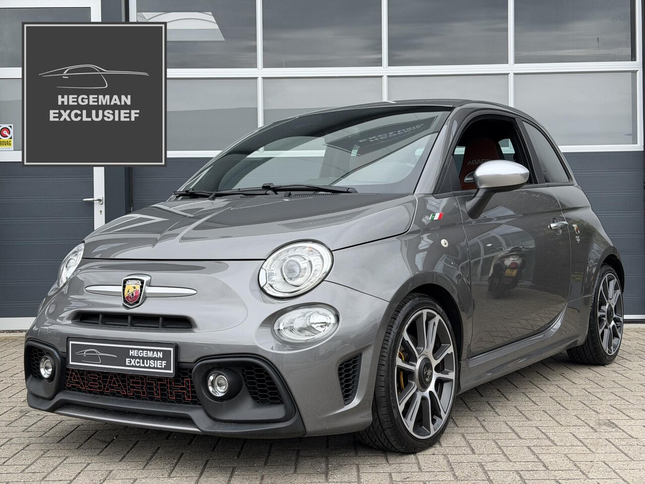 Abarth 595 - 1.4 T-Jet Turismo | CarPlay | Stoelverw. | BEATS | Uconnect 5" | PDC | ECC | Navi - AutoWereld.nl