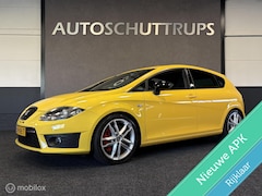 SEAT Leon - 2.0 TFSI Cupra 240 PK / Schaalstoelen / Carplay / LMV 18'' / NAP