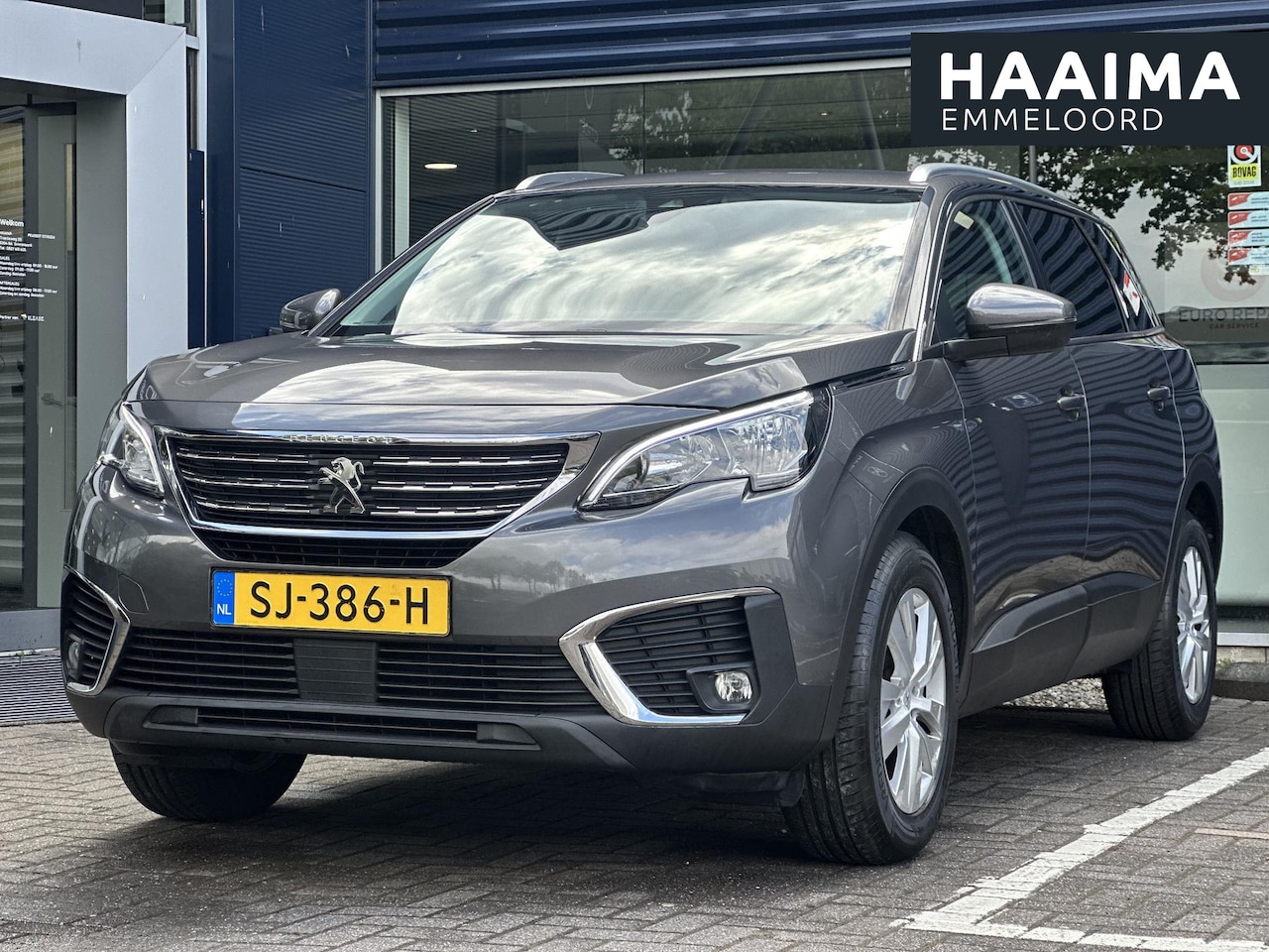 Peugeot 5008 - 1.2 PureTech Blue Lease Executive | Trekhaak | Cruise Control | Climate Control | Navigati - AutoWereld.nl