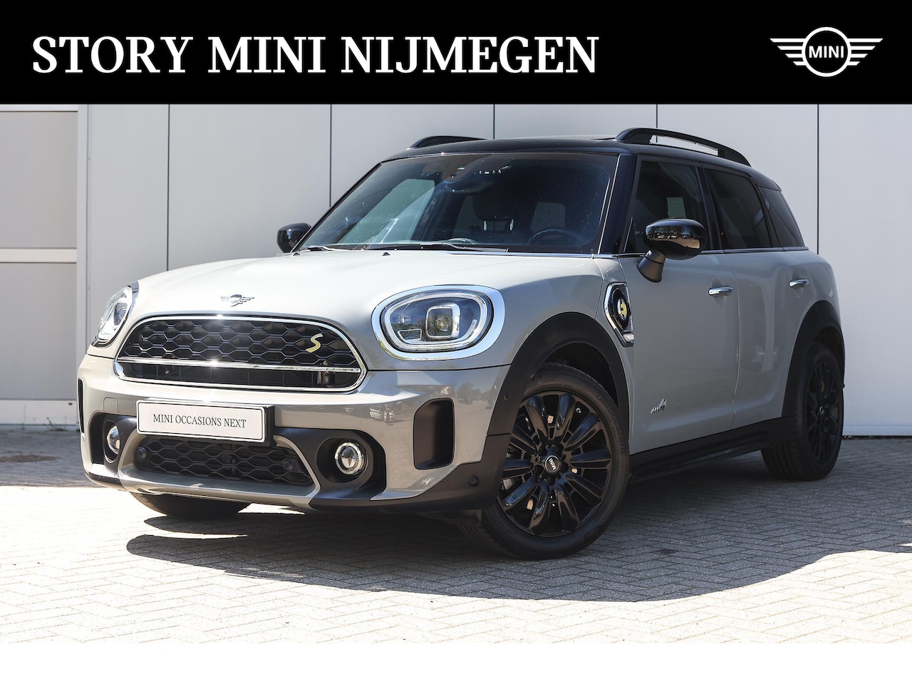 MINI Countryman - Cooper SE ALL4 Automaat / Panoramadak / Comfortstoelen / Comfort Access / Stoelverwarming - AutoWereld.nl