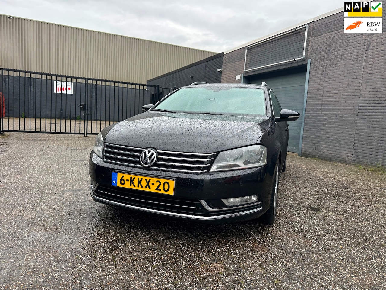 Volkswagen Passat Variant - 1.6 TDI Highline BlueMotion Clima Cruise Leer Navi PDC LM-Wielen Trekhaak APK NAP. - AutoWereld.nl