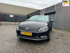 Volkswagen Passat Variant - 1.6 TDI Highline BlueMotion Clima Cruise Leer Navi PDC LM-Wielen Trekhaak APK NAP