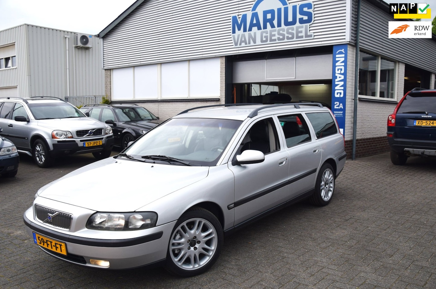 Volvo V70 - 2.4 T Automaat 7-zits & Leer 200 pk - AutoWereld.nl