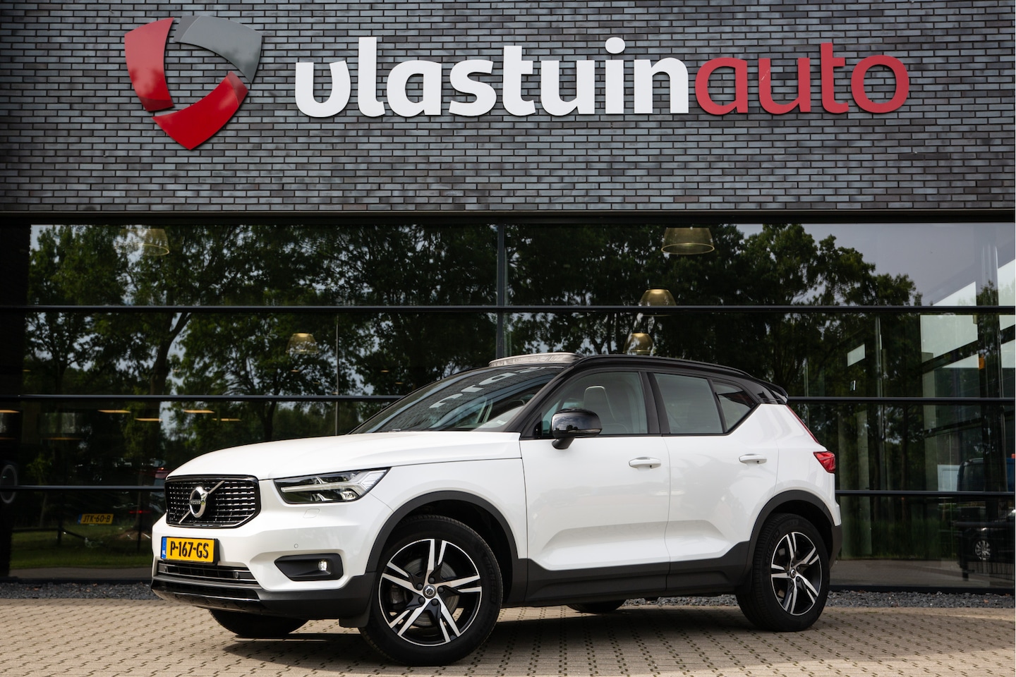 Volvo XC40 - 2.0 T4 AWD Inscription 2.0 T4 AWD Inscription , Panoramadak, Trekhaak, Harman/Kardon, - AutoWereld.nl