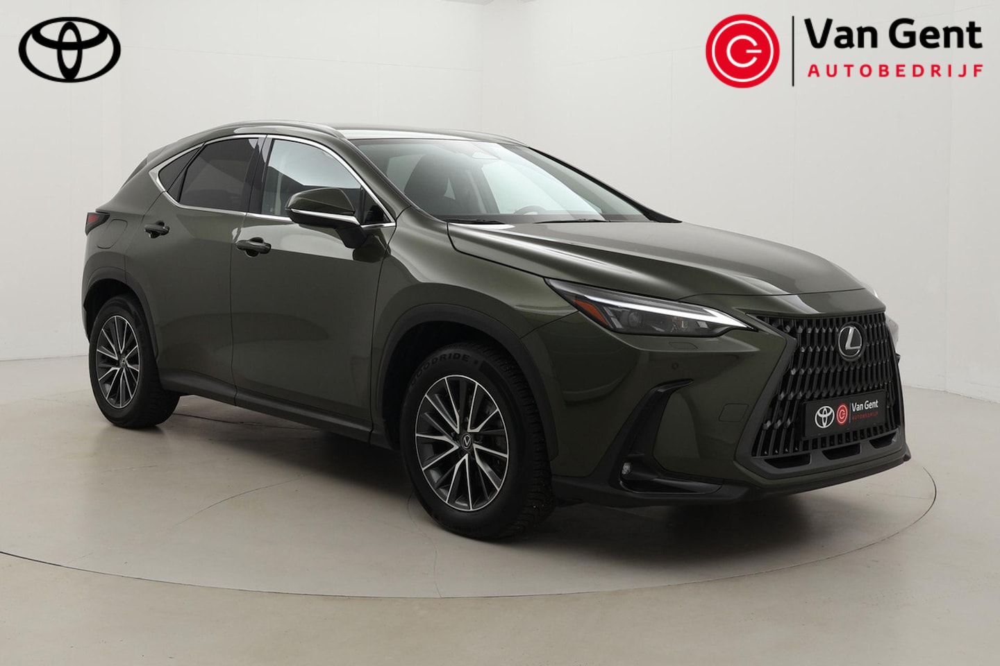 Lexus NX - 450h+ AWD Luxury Line | Trekhaak | Leder | Dodehoek detectie | Apple Carplay / Android Aut - AutoWereld.nl