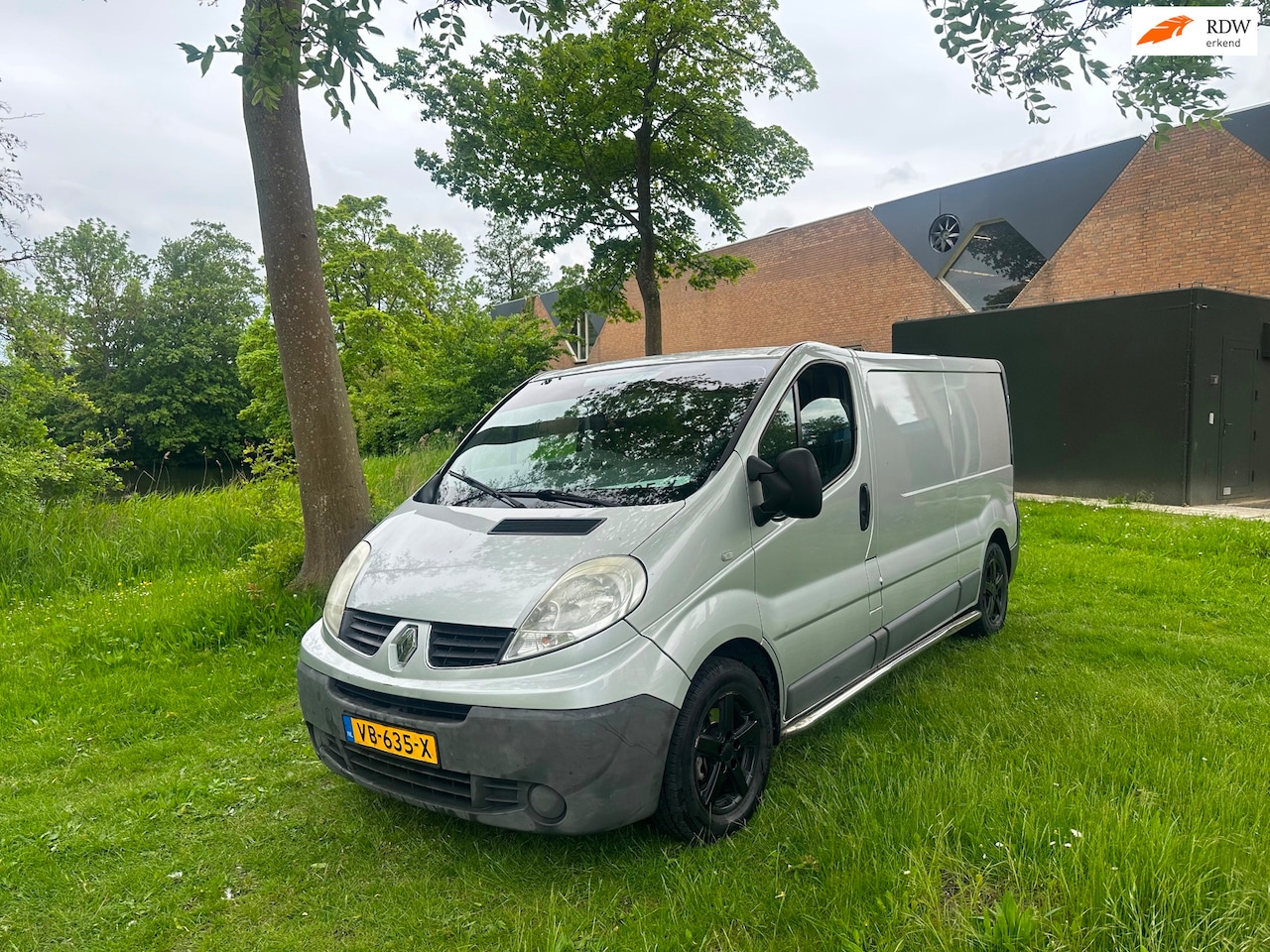 Renault Trafic - 2.0 dCi T29 L2H1 DC Générique Airco Kasten Lang!!! - AutoWereld.nl