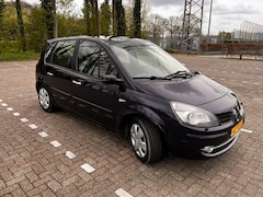 Renault Scénic - 1.6-16V Tech Line . Kort geleden onderhoudsbeurt gehad en een nieuwe accu. Graag mail bij interesse.