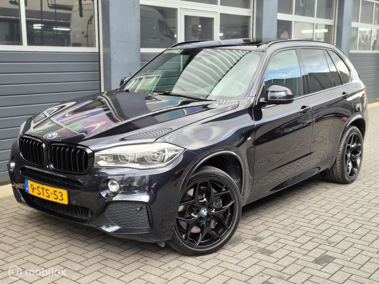 BMW X5 - xDrive50i V8 High Executive 7p. M-pakket | SOFTCLOSE | PANO | 360CAMERA | LEDER | MEMORY | - AutoWereld.nl