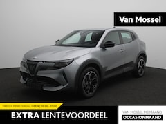 Alfa Romeo Junior - Elettrica 54 kWh | Apple Carplay/Android Auto | Cruise Control | Lichtmetalen Velgen | Air