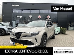 Alfa Romeo Junior - 1.2 Turbo 145pk Hybrid Ibrida | Apple carplay/Android Auto | Parkeersensoren | Cruise Cont