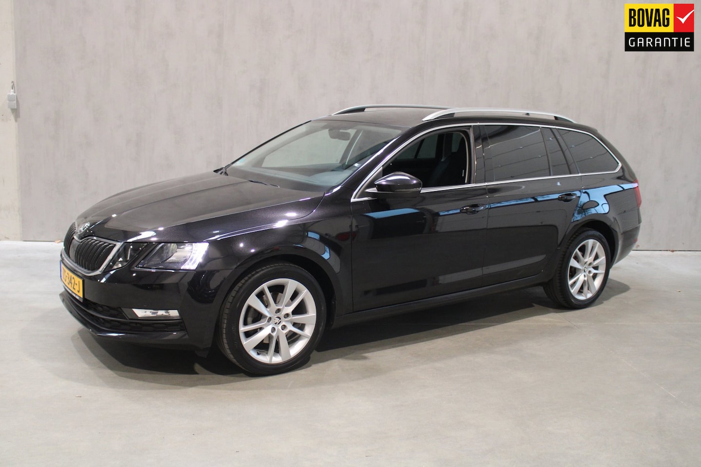 Skoda Octavia Combi - 1.5 TSI Greentech Style PDC/Trekhaak/Navi+carplay - AutoWereld.nl