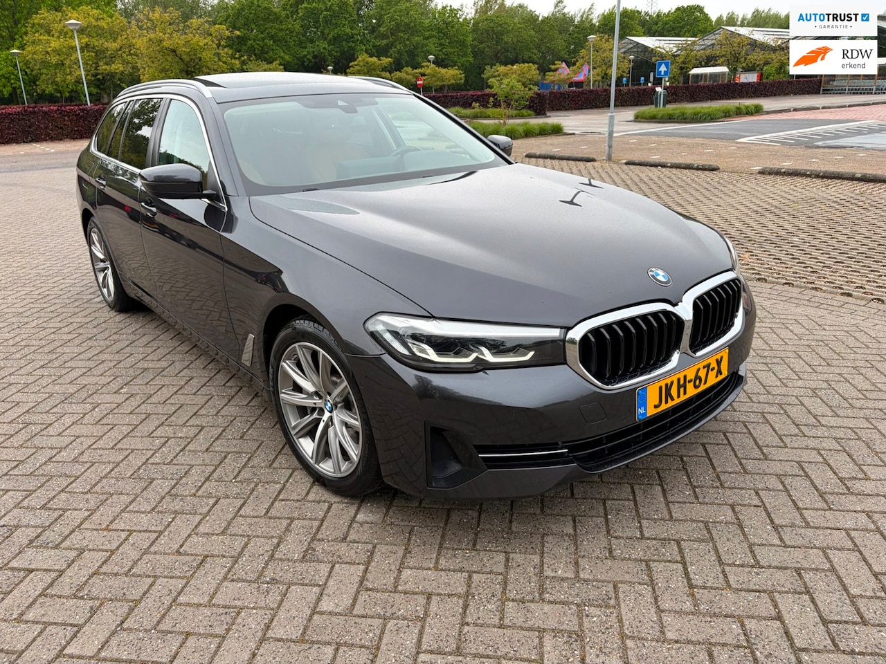 BMW 5-serie Touring - 530e Business Edit Pano/TrekH. Zeer mooi - AutoWereld.nl