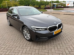 BMW 5-serie Touring - 530e Business Edit Pano/TrekH. Zeer mooi