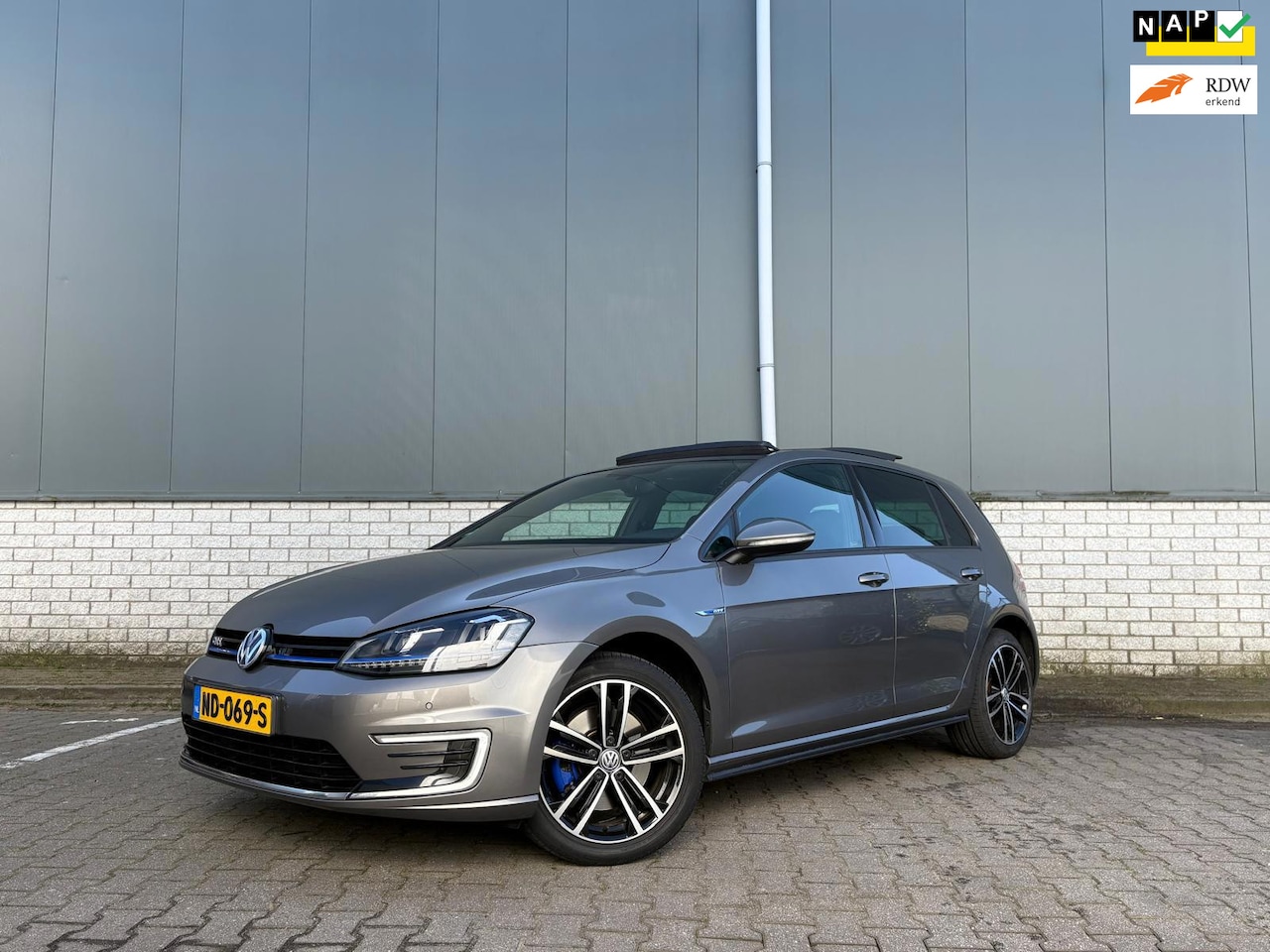 Volkswagen Golf - 1.4 TSI GTE-Pano-Leer-Stoelverwarming-Org NL - AutoWereld.nl