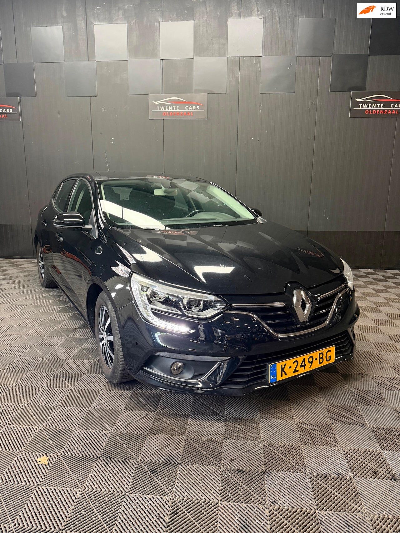 Renault Mégane - 1.2 TCe Limited | Led | Cruise | Navi | Nieuwe APK | - AutoWereld.nl