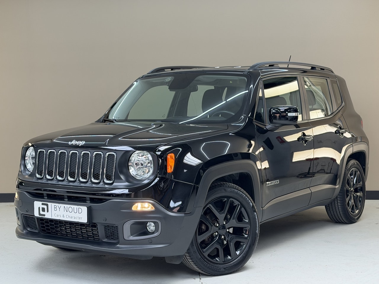 Jeep Renegade - 1.4 MultiAir Longitude 1.4 MultiAir Longitude, 140Pk, 2016, 2de eigenaar, Parkeersensoren, Climate control, Stoel - AutoWereld.nl