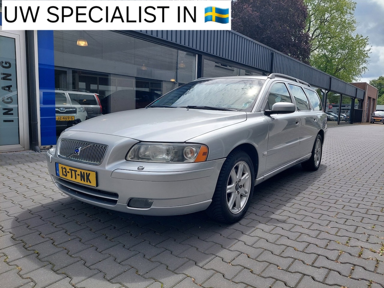 Volvo V70 - 2.0T Edition II Leer Xenon Navi Clima Cruise Trekhaak PDC Stoelverwarming 16 inch Originee - AutoWereld.nl