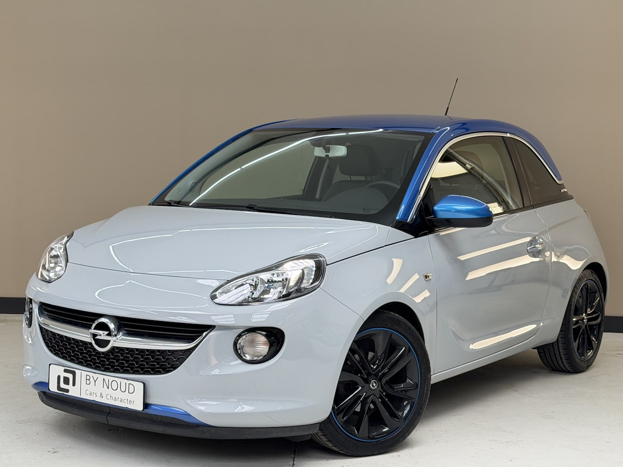 Opel ADAM - 1.4 Glam Favourite 1.4 Glam Favourite, 100Pk, 2016, Climate control, Stoel+stuurverwarming, Apple carplay, Pa - AutoWereld.nl