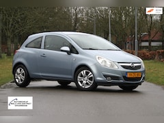 Opel Corsa - 1.4-16V Enjoy / APK tot maart 2027 / Van pas 2e eigenaar / Sportvelgen / Cruise control /