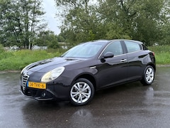 Alfa Romeo Giulietta - 1.4 T Distinctive Trekhaak 2e Eigenaar Org NL NW APK