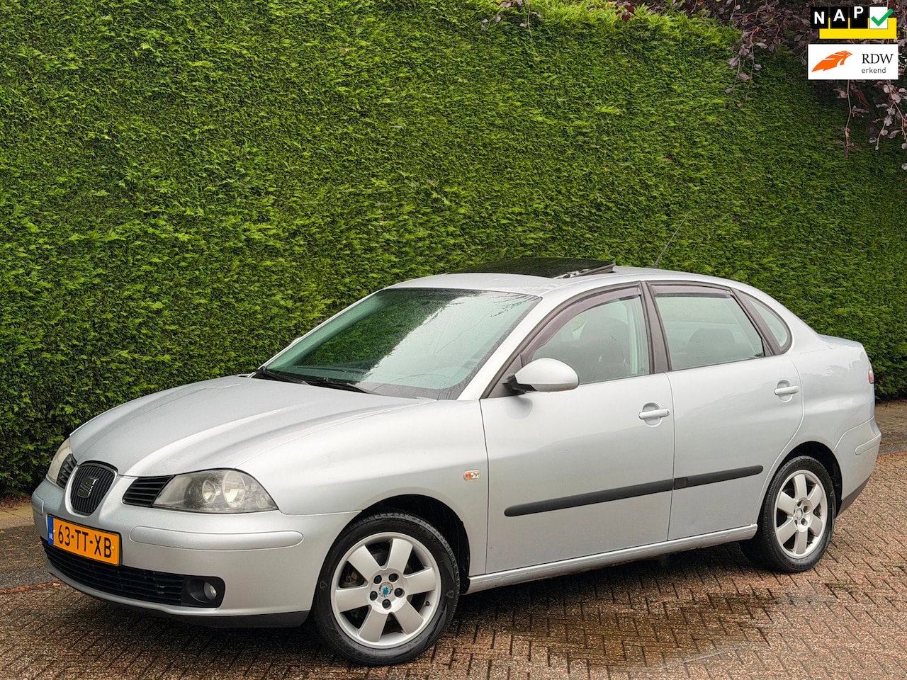 SEAT Cordoba - 1.4-16V Chill Out RIJDGOED/DAK/CRUISE/NAVI/APK - AutoWereld.nl