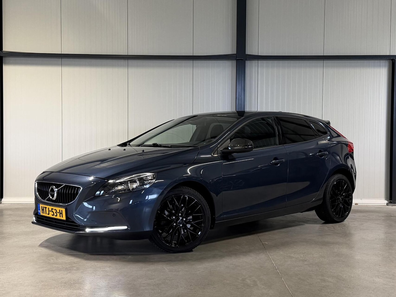 Volvo V40 - 2.0 T3 153PK Nordic Camera Cruise Stoelverwarming - AutoWereld.nl