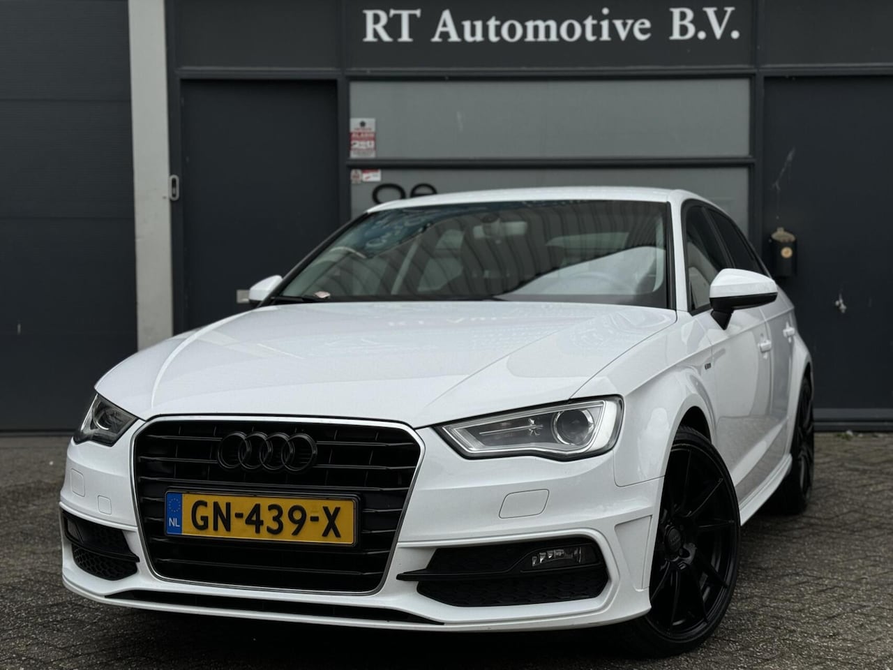 Audi A3 Sportback - 1.2 TFSI S-Line Navi / Xenon Automaat 5drs - AutoWereld.nl