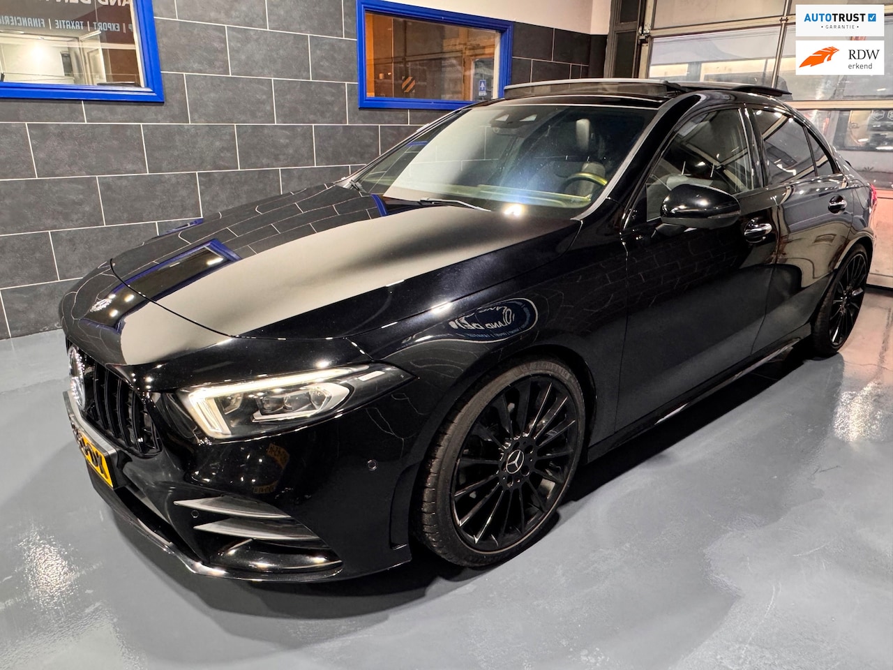 Mercedes-Benz A-klasse - 200 Premium Plus - PANO - 360 -CAMERA - BURMESTER - SFEERVERLICHTING - LANE & FRONT ASSIST - AutoWereld.nl