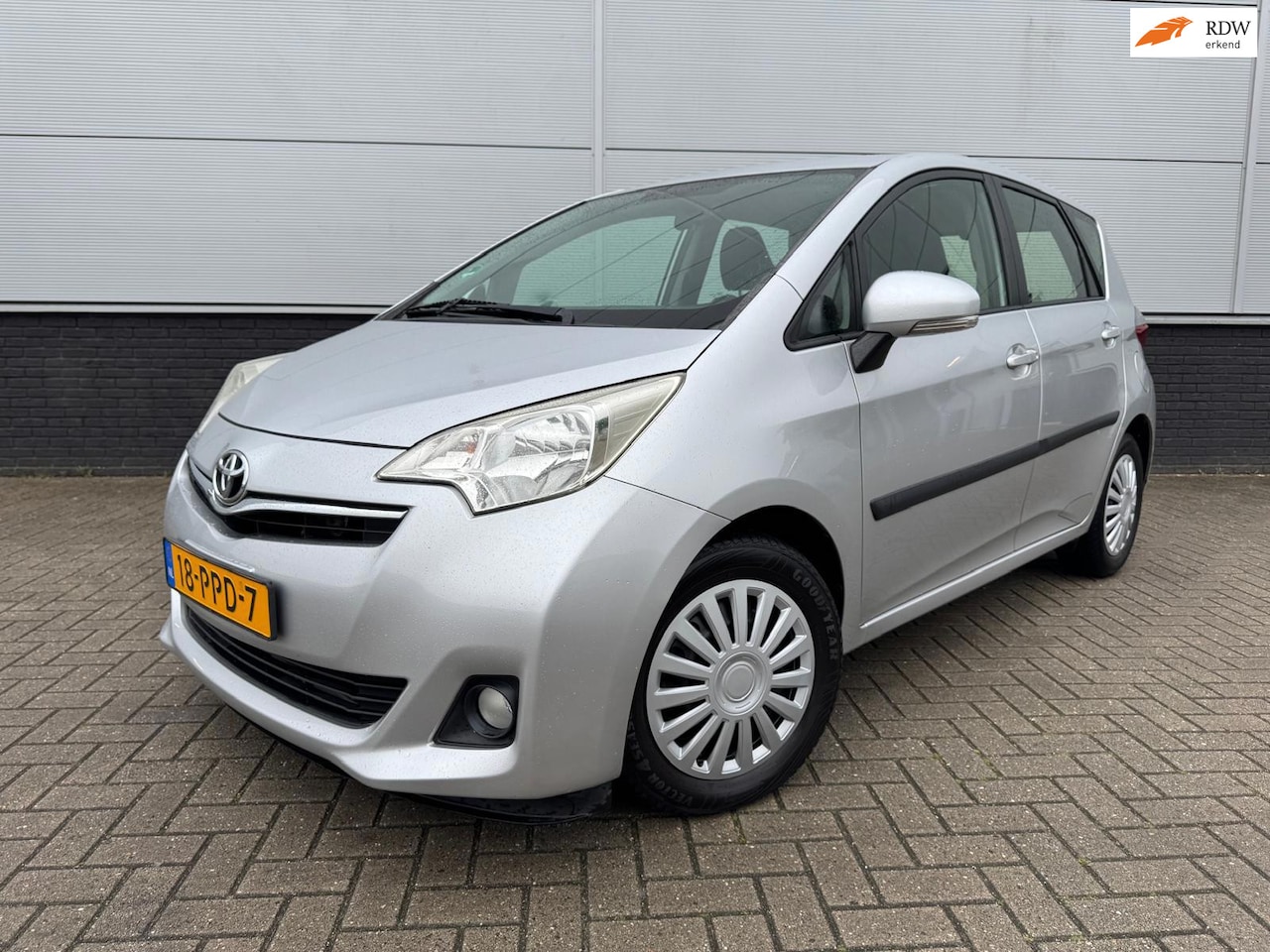 Toyota Verso S - 1.3 VVT-i 6 versnel. Aspiration Clima - trekhaak - hoge instap - dealer onderhouden - crui - AutoWereld.nl