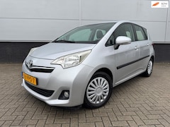 Toyota Verso S - 1.3 VVT-i 6 versnel. Aspiration Clima - trekhaak - hoge instap - dealer onderhouden - crui