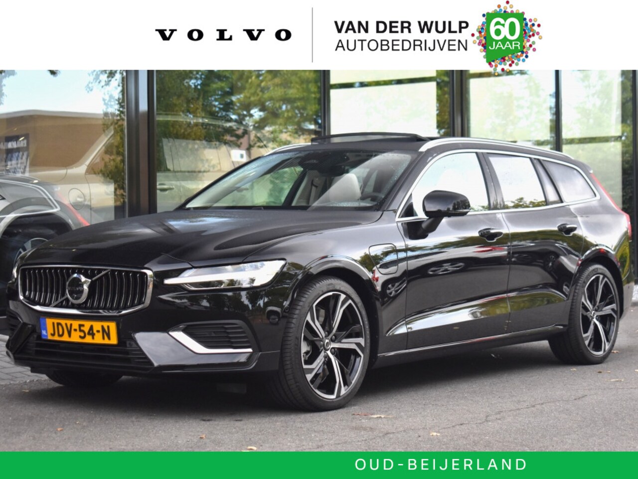 Volvo V60 - T6 350pk AWD Plus Bright | 19'' | Schuifdak | Head-up | Getint g - AutoWereld.nl