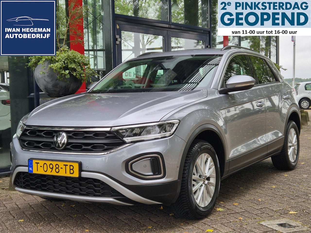 Volkswagen T-Roc - 1.0 TSI Life | Navigatie | Digitaal dashboard | Adapt. Cruise Control | Parkeersensoren | - AutoWereld.nl