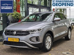 Volkswagen T-Roc - 1.0 TSI Life | Navigatie | Digitaal dashboard | Adapt. Cruise Control | Parkeersensoren |