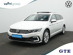 Volkswagen Passat Variant - 1.4 TSI eHybrid 218 pk GTE | Panoramadak | Trekhaak | Discover Pro | 360 camera | Head-up