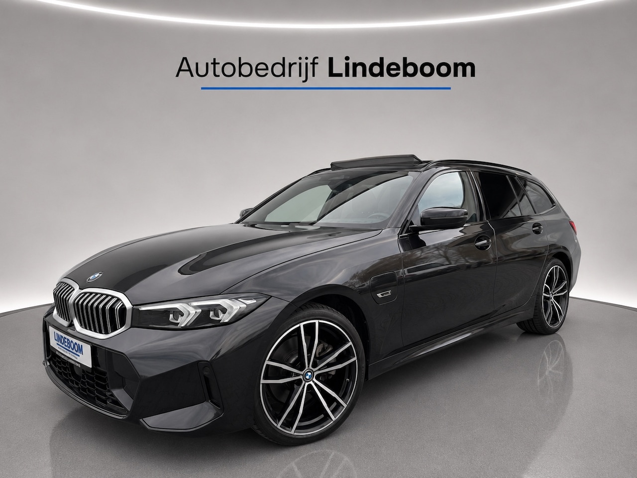 BMW 3-serie Touring - LCI Panoramadak M-Sport Widescreen HUD Memory Seat - AutoWereld.nl