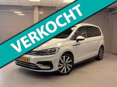 Volkswagen Touran - 1.5 TSI Highline 7p | LEER | LED | 2 x R-LINE | CAMERA |
