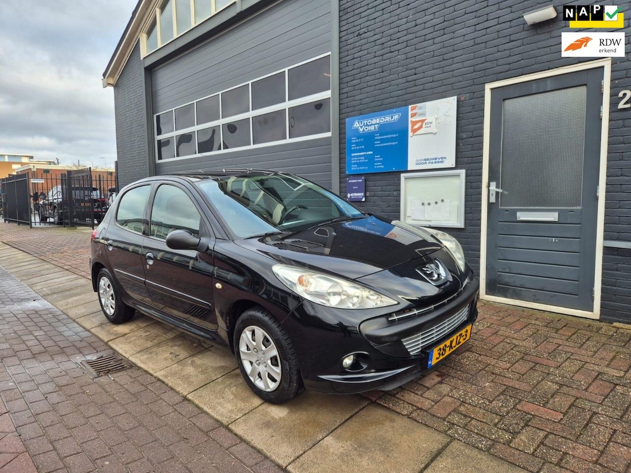 Peugeot 206 - 1.4 XS Distributie, APK en grote beurt - AutoWereld.nl