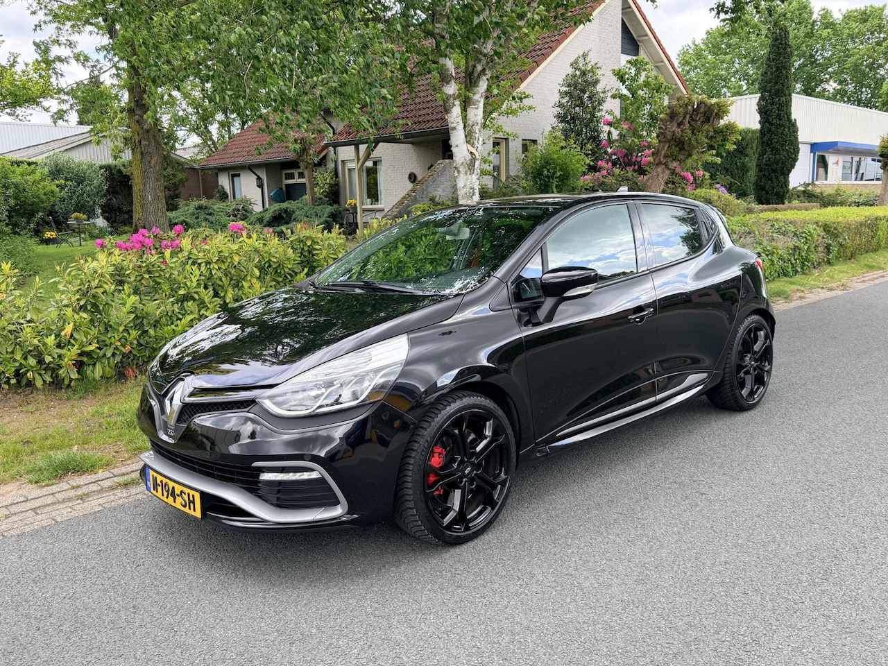 Renault Clio - 1.6 RS CUP 200PK Automaat•Navi•Camera - AutoWereld.nl