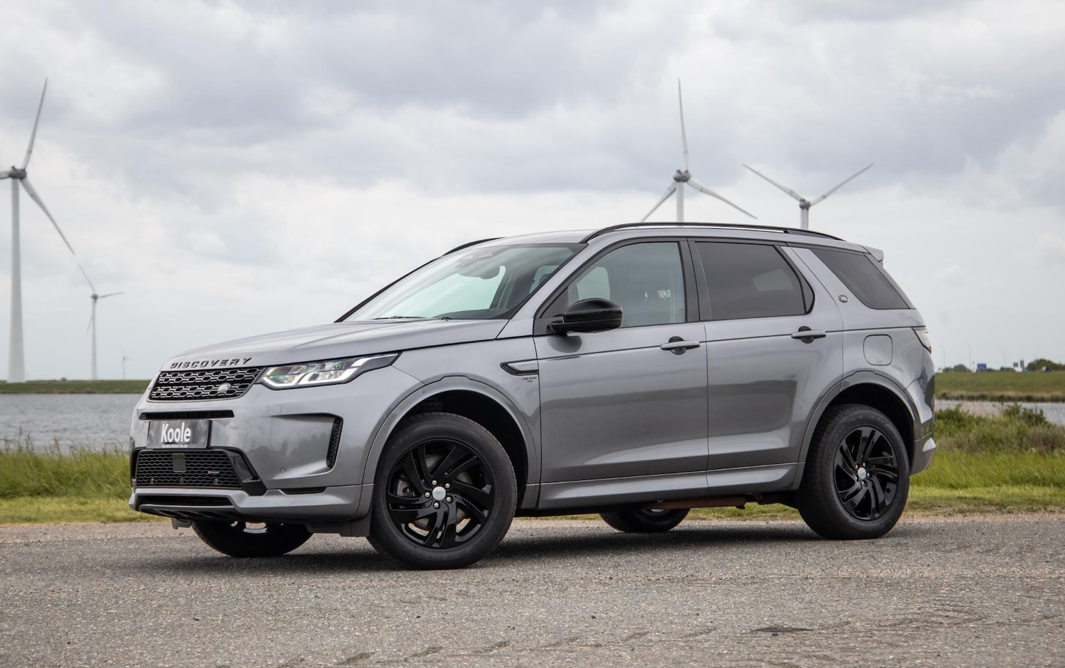 Land Rover Discovery Sport - P300e Aut. AWD R-Dynamic CARPLAY / LEER / DEALER ONDERHOUDEN / CAMERA - AutoWereld.nl