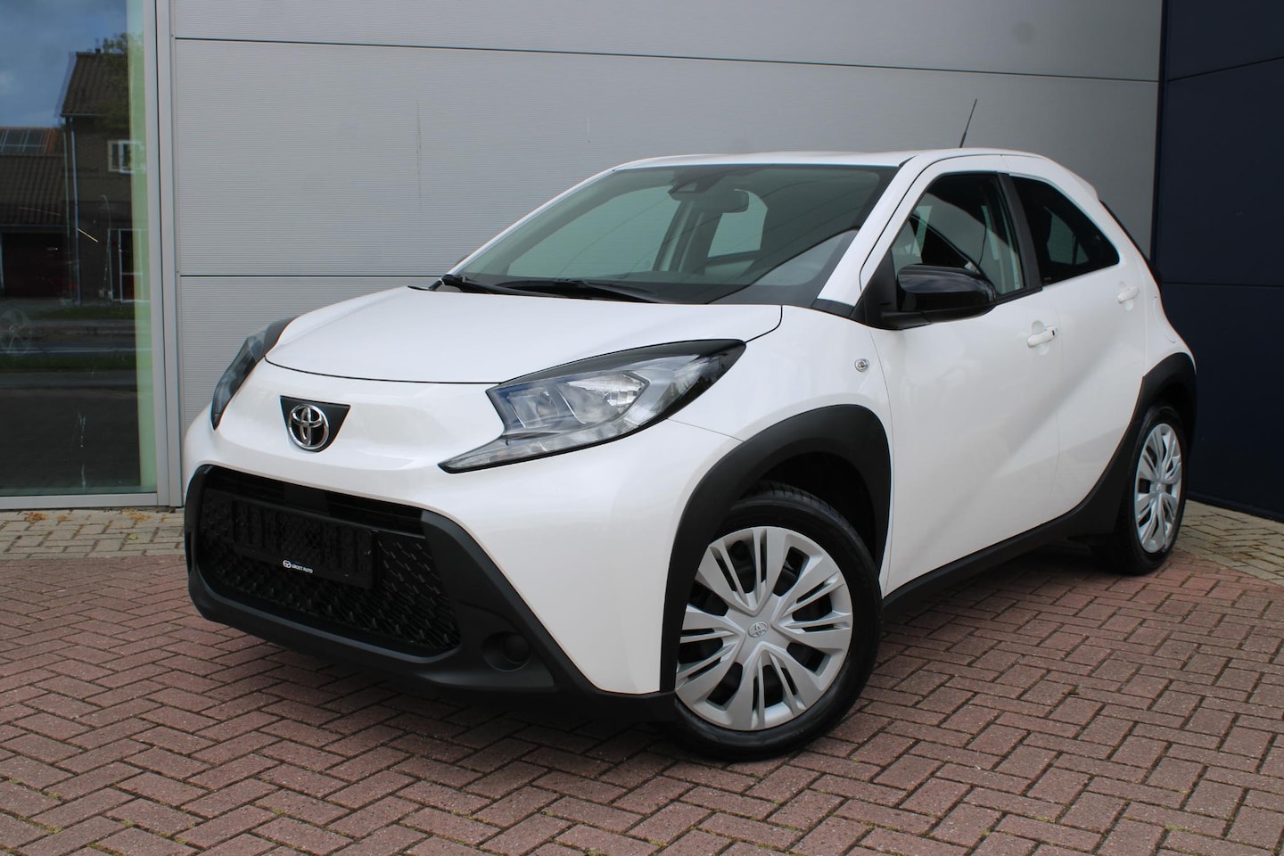 Toyota Aygo X - 1.0 VVT-i S-CVT Automaat first Airco Camera Carplay Zeer mooi - AutoWereld.nl