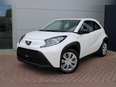 Toyota Aygo X - 1.0 VVT-i S-CVT Automaat first Airco Camera Carplay Zeer mooi